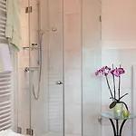 Zum Lindenhof 4*