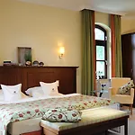 Pensión Zum Lindenhof 4*