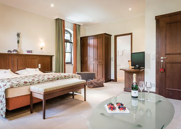 Zum Lindenhof 4*