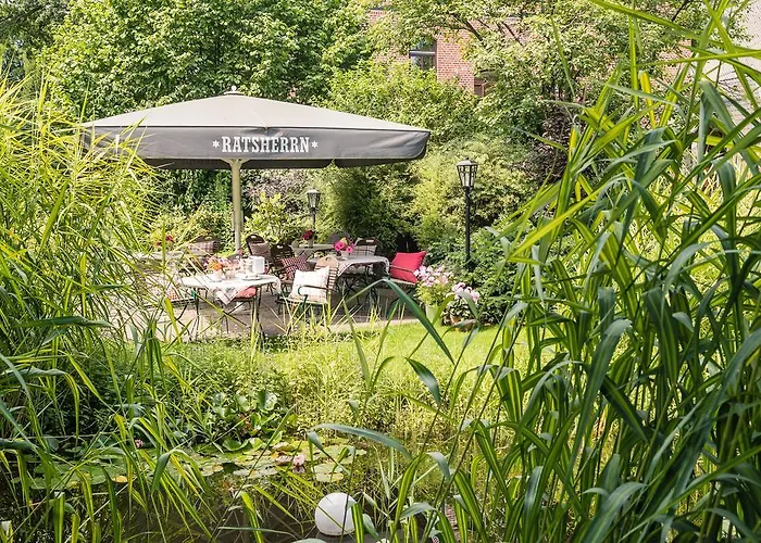 Zum Lindenhof Pensionat 4*