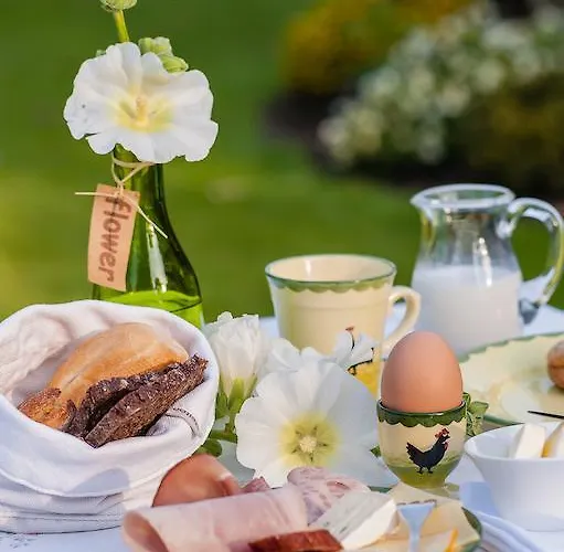 Zum Lindenhof Pensionat 4*