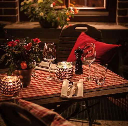 Zum Lindenhof Pensionat 4*